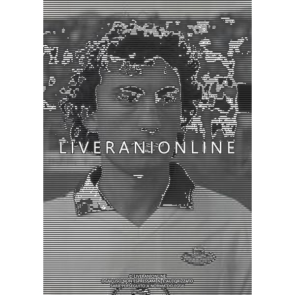 NEG-RETROSPETTIVA PASQUALE TRAINI CALCIATORE NELLA FOTO PASQUALE TRAINI CON LA MAGLIA DELL\'AREZZO CALCIO NELL\'ANNO 1982-1983 AG ALDO LIVERANI SAS