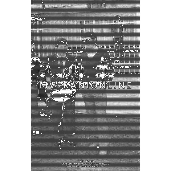NEG-RETROSPETTIVA MAURIZIO BRUNO ALLENATORE RIMINI CALCIO NELLA FOTO MAURIZIO BRUNO ALLENATORE RIMINI CALCIO NELL\'ANNO 1981-1982 A CREMONA CON GUIDO VINCENZI ALLENATORE CREMONESE AG ALDO LIVERANI SAS