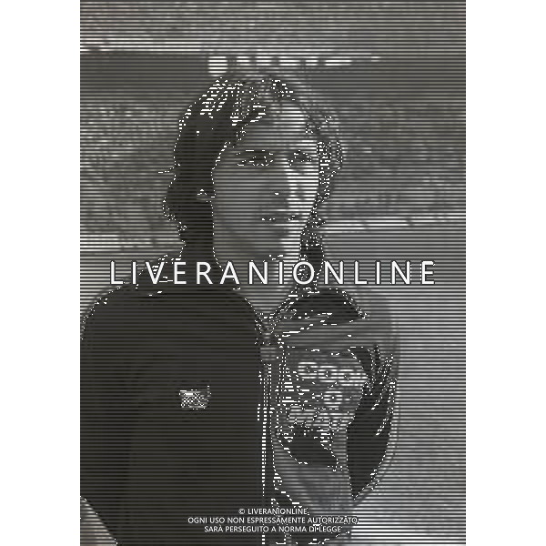 NEG-RETROSPETTIVA GIORGIO DE GIORGIS CALCIATORE NELLA FOTO GIORGIO DE GIORGIS CON LA MAGLIA DEL CATANZARO CALCIO NELL\'ANNO 1980-1981 AG ALDO LIVERANI SAS