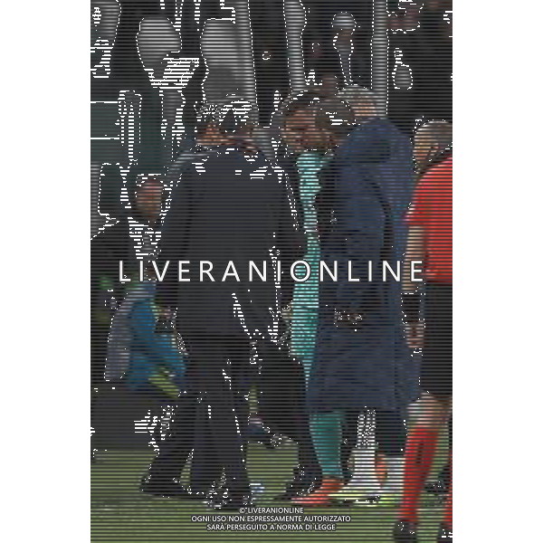 Torino 12.04.2023 Stadio Allianz Stadium ©Manuela Viganti/Agenzia Aldo Liverani Juventus vs Sporting Lisbona Europa League 2022/2023 Quarti di Finale Nella foto: wojciech szczesny esce dal campo infortunato ©Viganti / AGENZIA ALDO LIVERANI SAS