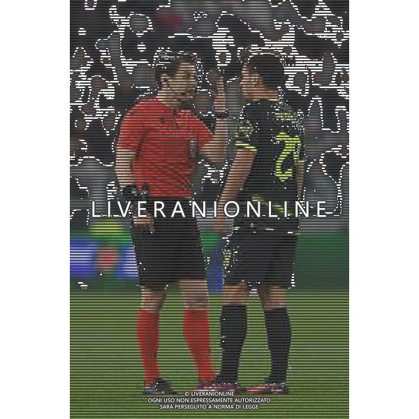 Torino 13.04.2023 Stadio Allianz Stadium ©Manuela Viganti/Agenzia Aldo Liverani Juventus vs Sporting Lisbona Europa League 2022/2023 Quarti di Finale Nella foto: arbitro halil umut meler e pedro goncalves ©Viganti / AGENZIA ALDO LIVERANI SAS