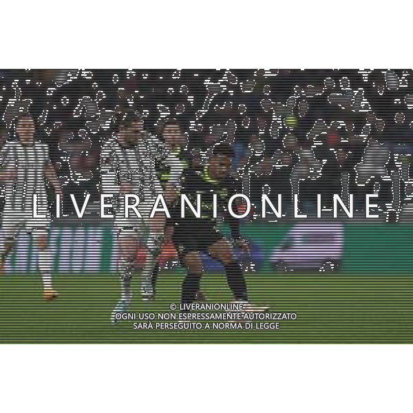 Torino 13.04.2023 Stadio Allianz Stadium ©Manuela Viganti/Agenzia Aldo Liverani Juventus vs Sporting Lisbona Europa League 2022/2023 Quarti di Finale Nella foto: adrien rabiot e marcus edwards ©Viganti / AGENZIA ALDO LIVERANI SAS