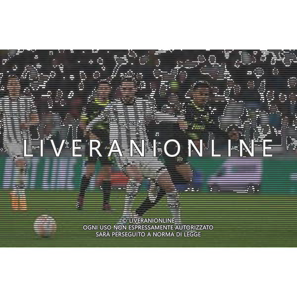 Torino 13.04.2023 Stadio Allianz Stadium ©Manuela Viganti/Agenzia Aldo Liverani Juventus vs Sporting Lisbona Europa League 2022/2023 Quarti di Finale Nella foto: adrien rabiot e marcus edwards ©Viganti / AGENZIA ALDO LIVERANI SAS