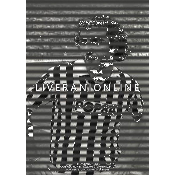 RETROSPETTIVA GIANLUCA DE PONTI CALCIATORE NELLA FOTO GIANLUCA DE PONTI NELL\'ANNO 1981-1982 CON LA MAGLIA DELL\'ASCOLI CALCIO AG ALDO LIVERANI SAS
