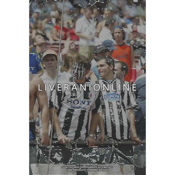 NEW YORK 3/08/2003 SUPERCOPPA ITALIANA NELLA FOTO TIFOSI JUVENTINI FOTO ALDO LIVERANI