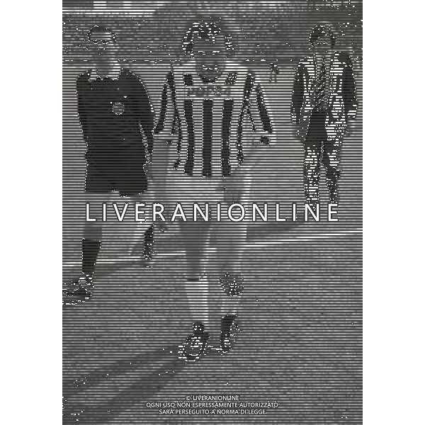 RETROSPETTIVA GIANLUCA DE PONTI CALCIATORE NELLA FOTO GIANLUCA DE PONTI NELL\'ANNO 1981-1982 CON LA MAGLIA DELL\'ASCOLI CALCIO AG ALDO LIVERANI SAS