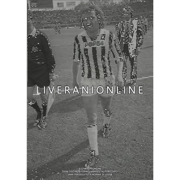 RETROSPETTIVA GIANLUCA DE PONTI CALCIATORE NELLA FOTO GIANLUCA DE PONTI NELL\'ANNO 1981-1982 CON LA MAGLIA DELL\'ASCOLI CALCIO AG ALDO LIVERANI SAS