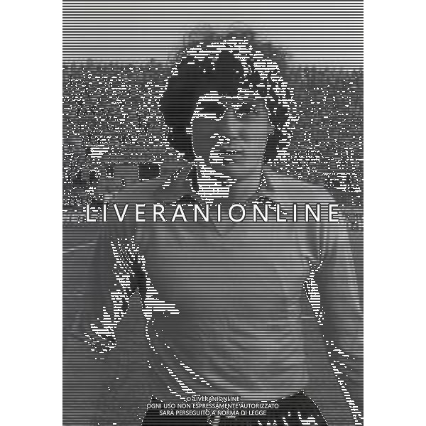 NEG-RETROSPETTIVA MAURIZIO MOSCATELLI CALCIATORE NELLA FOTO MAURIZIO MOSCATELLI CON LA MAGLIA DELLA PISTOIESE NELL\'ANNO 1979-1980 AG ALDO LIVERANI SAS