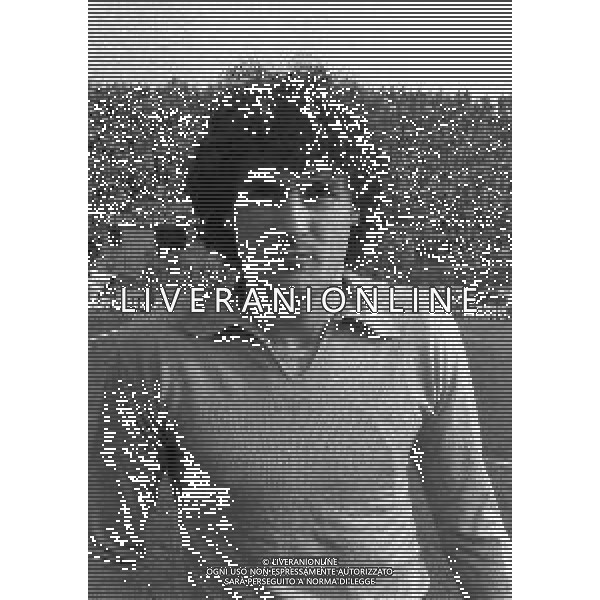 NEG-RETROSPETTIVA MAURIZIO MOSCATELLI CALCIATORE NELLA FOTO MAURIZIO MOSCATELLI CON LA MAGLIA DELLA PISTOIESE NELL\'ANNO 1979-1980 AG ALDO LIVERANI SAS