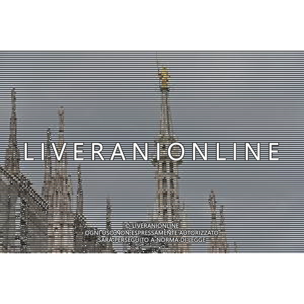 TVRG piazza Duomo Milano 13-04-2023 Piazza Duomo con la cattedrale dedicata a Santa Maria Nascente foto Roberto Garavaglia/ag. Aldo Liverani sas