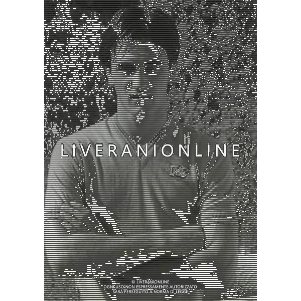 RETROSPETTIVA LUIGI DE AGOSTINI CALCIATORE NELLA FOTO LUIGI DE AGOSTINI CON LA MAGLIA DEL CATANZARO CALCIO NELL\'ANNO 1982 AG ALDO LIVERANI SAS