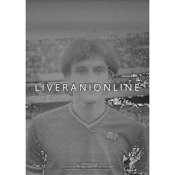 RETROSPETTIVA LUIGI DE AGOSTINI CALCIATORE NELLA FOTO LUIGI DE AGOSTINI CON LA MAGLIA DEL CATANZARO CALCIO NELL\'ANNO 1982 AG ALDO LIVERANI SAS