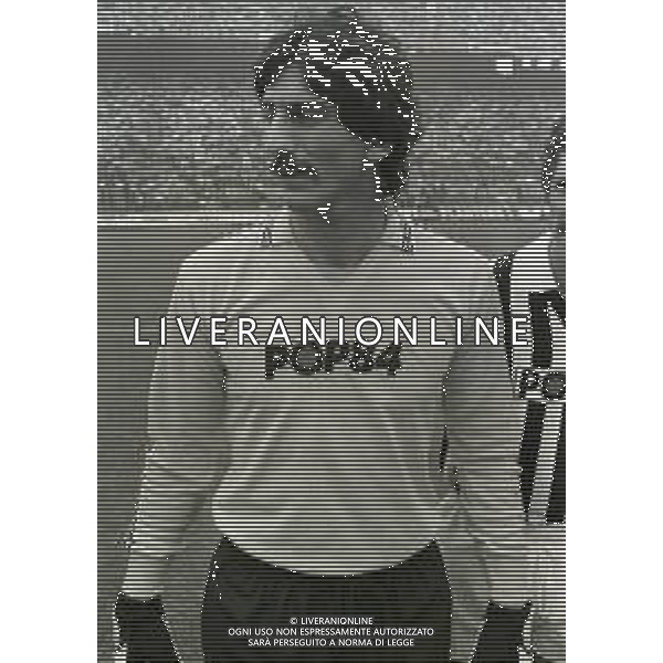 RETROSPETTIVA FABIO BRINI CALCIATORE NELLA FOTO FABIO BRINI CON LA MAGLIA DELL\'ASCOLI CALCIO NELL\'ANNO 1981-1982 AG ALDO LIVERANI SAS