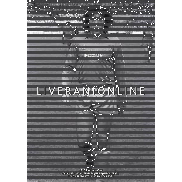 NEG-RETROSPETTIVA GIOVANNI DE ROSA CALCIATORE NELLA FOTO GIOVANNI DE ROSA CON LA MAGLIA DEL COMO CALCIO NELL\'ANNO 1981-1982 AG ALDO LIVERANI SAS
