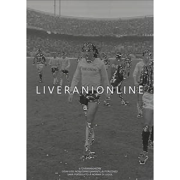 NEG-RETROSPETTIVA GIOVANNI DE ROSA CALCIATORE NELLA FOTO GIOVANNI DE ROSA CON LA MAGLIA DEL PALERMO CALCIO NELL\'ANNO 1982-1983 AG ALDO LIVERANI SAS