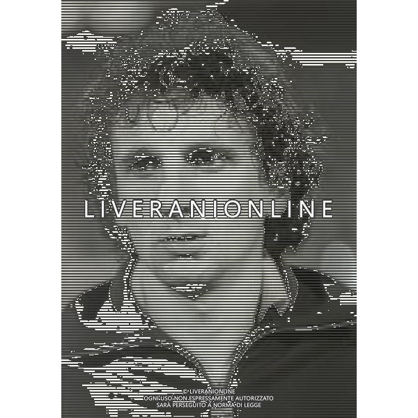 NEG-RETROSPETTIVA CARLO BORGHI CALCIATORE NELLA FOTO CARLO BORGHI CON LA MAGLIA DEL CATANZARO CALCIO NELL\'ANNO 1981-1982 AG ALDO LIVERANI SAS