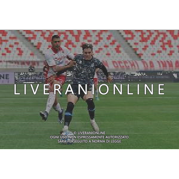 Waild Cheddira (SSC Bari) and Luis Binks (Como 1907) during the Serie B match between SSC Bari and Como 1907 at Stadio San Nicola on April 15, 2023 in Bari, Italy. Photo by Emmanuele Mastrodonato/ag. Aldo Liverani sas