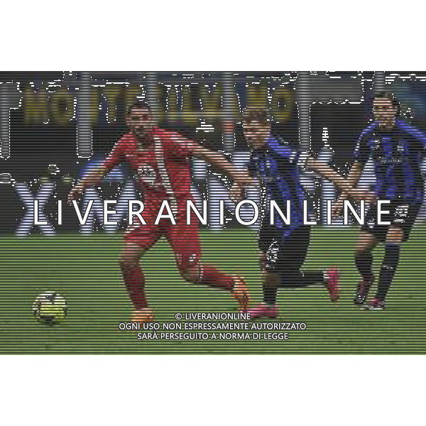 Gianluca Caprari (Monza) e Nicolo\' Barella (Inter) Inter vs Monza Milano 15-04-2023 Stadio Giuseppe Meazza - San Siro Campionato Serie A TIM - 30a giornata foto Roberto Garavaglia/ag. Aldo Liverani sas/ AGENZIA ALDO LIVERANI SAS