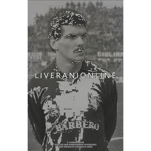 RETROSPETTIVA MICHAEL VAN DE KORPUT CALCIATORE NELLA FOTO MICHAEL VAN DE KORPUT CON LA MAGLIA DEL TORINO NELL\'ANNO 1982-1983 AG ALDO LIVERANI SAS 