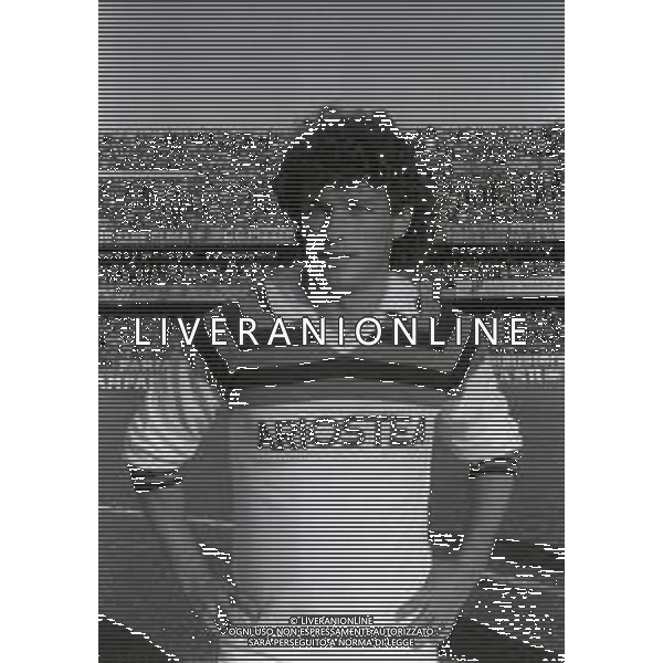 NEG-RETROSPETTIVA ROBERTO QUAGLIOZZI CALCIATORE NELLA FOTO ROBERTO QUAGLIOZZI CON LA MAGLIA DEL CAGLIARI CALCIO NELL\'ANNO 1982-1983 AG ALDO LIVERANI SAS