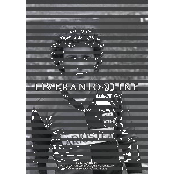 NEG-RETROSPETTIVA ROBERTO QUAGLIOZZI CALCIATORE NELLA FOTO ROBERTO QUAGLIOZZI CON LA MAGLIA DEL CAGLIARI CALCIO NELL\'ANNO 1982-1983 AG ALDO LIVERANI SAS