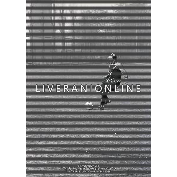 NEG-RETROSPETTIVA VITO CHIMENTI CALCIATORE NELLA FOTO VITO CHIMENTI CON LA MAGLIA DEL CATANZARO CALCIO AG ALDO LIVERANI SAS