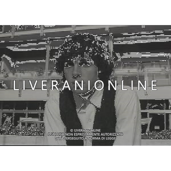 RETROSPETTIVA LUCA BARBAROSSA CANTANTE NELLA FOTO LUCA BARBAROSSA A SANREMO NELL\'\'ANNO 1981 AG ALDO LIVERANI SAS