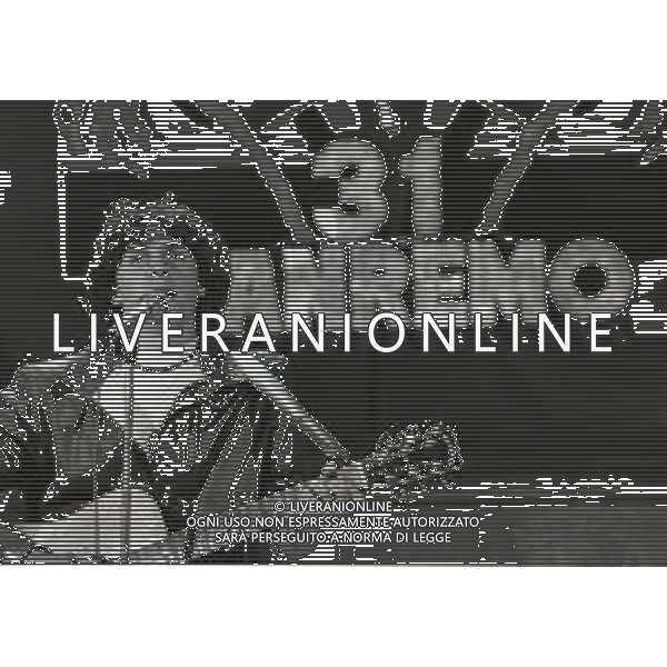 RETROSPETTIVA LUCA BARBAROSSA CANTANTE NELLA FOTO LUCA BARBAROSSA A SANREMO NELL\'\'ANNO 1981 AG ALDO LIVERANI SAS
