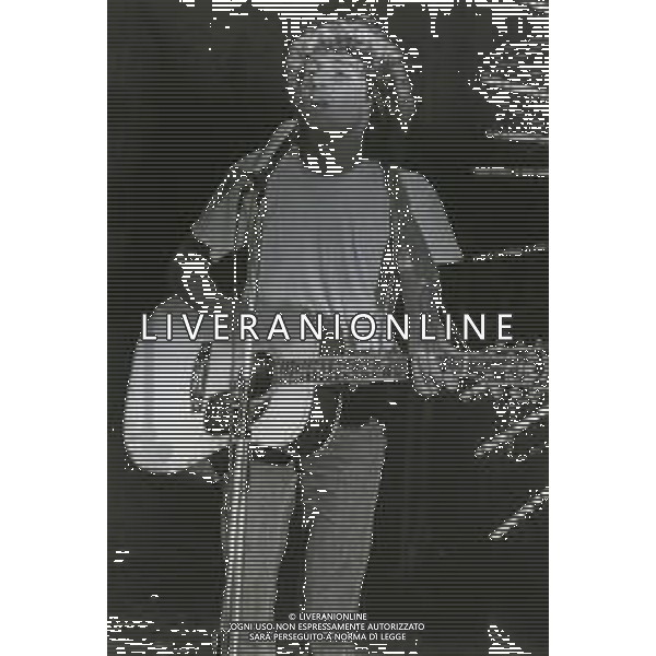 RETROSPETTIVA LUCA BARBAROSSA CANTANTE NELLA FOTO LUCA BARBAROSSA A SAINT VINCENT NELL\'\'ANNO 1982 AG ALDO LIVERANI SAS 