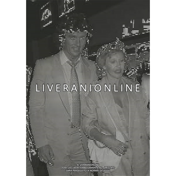 RETROSPETTIVA PATRICK DUFFY ATTORE NELLA FOTO PATRICK DUFFY CON LA MOGLIE CARLYN ROSSER A CANNES NELL\'ANNO 1984 AG ALDO LIVERANI SAS