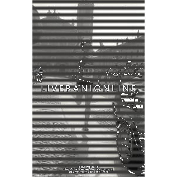 RETROSPETTIVA AGNESE POSSAMAI ATLETA NELLA FOTO AGNESE POSSAMAI A VIGEVANO VINCE LA SCARPA D\'ORO A VIGEVANO NELL\'ANNO 1982 AG ALDO LIVERANI SAS