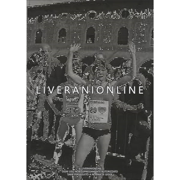 RETROSPETTIVA AGNESE POSSAMAI ATLETA NELLA FOTO AGNESE POSSAMAI A VIGEVANO VINCE LA SCARPA D\'ORO A VIGEVANO NELL\'ANNO 1982 AG ALDO LIVERANI SAS
