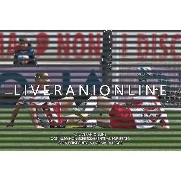 Valerio Di Cesare (SSC Bari) and Francesco Vicari (SSC Bari) during the Italian soccer Serie B match SSC Bari vs Como 1907 on April 15, 2023 at the San Nicola stadium in Bari, Italy. Photo by Emmanuele Mastrodonato/ag. Aldo Liverani sas/ AGENZIA ALDO LIVERANI SAS