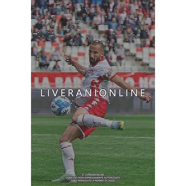 Valerio Di Cesare (SSC Bari) during the Italian soccer Serie B match SSC Bari vs Como 1907 on April 15, 2023 at the San Nicola stadium in Bari, Italy. Photo by Emmanuele Mastrodonato/ag. Aldo Liverani sas/ AGENZIA ALDO LIVERANI SAS