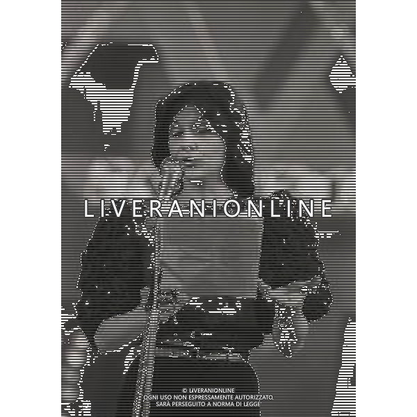 RETROSPETTIVA PATRIZIA ROSSETTI CONDUTTRICE TELEVISIVA E ATTRICE NELLA FOTO PATRIZIA ROSSETTI AL FESTIVAL DI SANREMO NELL\'ANNO 1982 AG ALDO LIVERANI SAS