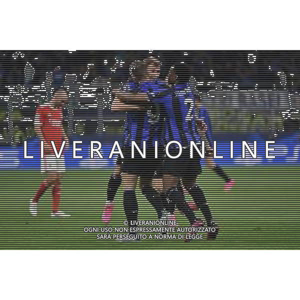 esultanza Inter dopo il gol dell\'1 a 0 Nicolo\' Barella Inter vs Benfica Milano 19-04-2023 Stadio Giuseppe Meazza - San Siro UEFA Champions League quarti di finale - gara di ritorno foto Roberto Garavaglia/ag. Aldo Liverani sas/AGENZIA ALDO LIVERANI SAS