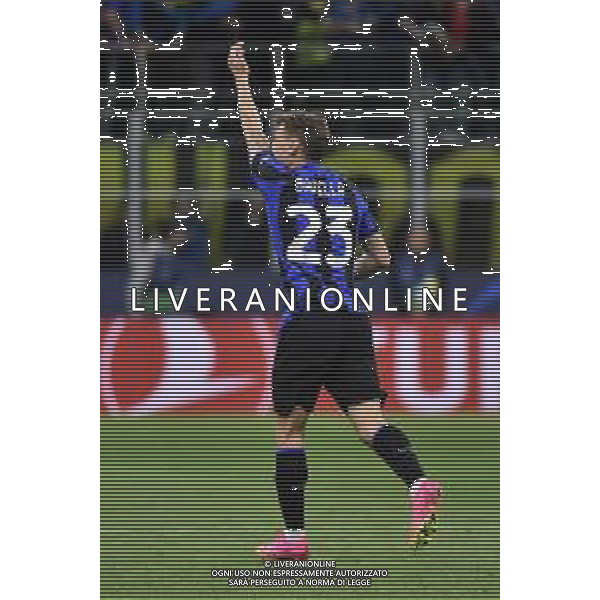 Nicolo\' Barella (Inter) esulta dopo il gol dell\'1 a 0 Inter vs Benfica Milano 19-04-2023 Stadio Giuseppe Meazza - San Siro UEFA Champions League quarti di finale - gara di ritorno foto Roberto Garavaglia/ag. Aldo Liverani sas/AGENZIA ALDO LIVERANI SAS