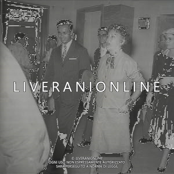 RETROSPETTIVA GLORIA SWANSON PSEUDONIMO DI GLORIA MAY JOSEPHINE SVENSSON ATTRICE NELLA FOTO GLORIA SWANSON PSEUDONIMO DI GLORIA MAY JOSEPHINE SVENSSON A ROMA NELL\'ANNO 1955 CON LA FIGLIA FOTO SANDRO VESPASIANI-AG ALDO LIVERANI SAS