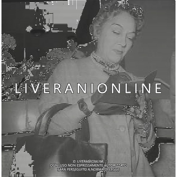RETROSPETTIVA GLORIA SWANSON PSEUDONIMO DI GLORIA MAY JOSEPHINE SVENSSON ATTRICE NELLA FOTO GLORIA SWANSON PSEUDONIMO DI GLORIA MAY JOSEPHINE SVENSSON A ROMA NELL\'ANNO 1955 CON LA FIGLIA FOTO SANDRO VESPASIANI-AG ALDO LIVERANI SAS