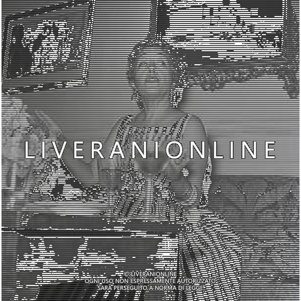 RETROSPETTIVA GLORIA SWANSON PSEUDONIMO DI GLORIA MAY JOSEPHINE SVENSSON ATTRICE NELLA FOTO GLORIA SWANSON PSEUDONIMO DI GLORIA MAY JOSEPHINE SVENSSON A ROMA NELL\'ANNO 1955 IN UNA CONFERENZA STAMPA FOTO SANDRO VESPASIANI-AG ALDO LIVERANI SAS