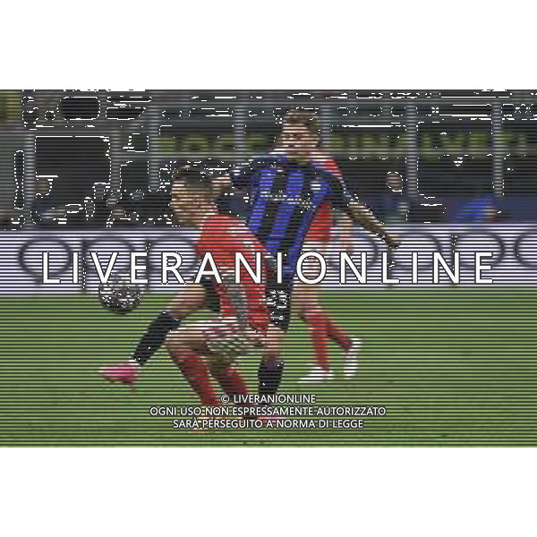 Alejandro Grimaldo (Benfica) e Nicolo\' Barella (Inter) Inter vs Benfica Milano 19-04-2023 Stadio Giuseppe Meazza - San Siro UEFA Champions League quarti di finale - gara di ritorno foto Roberto Garavaglia/ag. Aldo Liverani sas/AGENZIA ALDO LIVERANI SAS