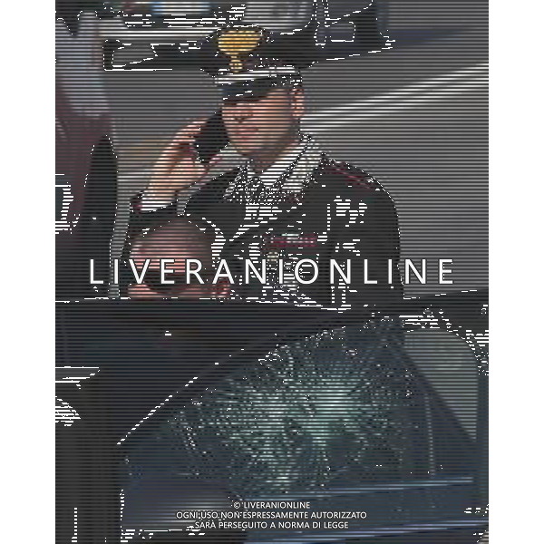 IMOLA 20 04 2023 POLIZIA DI STATO E CARABINIERI ARRESTANO DUE MALVIVENTI AL CASELLO AUTOSTRADALE DI IMOLA BLOCCANDO LA AUTO DEI MALVIVENTI CON DUE AUTO DELLE FORZE DELL\'ORDINE ©SANNA / AGENZIA ALDO LIVERANI SAS