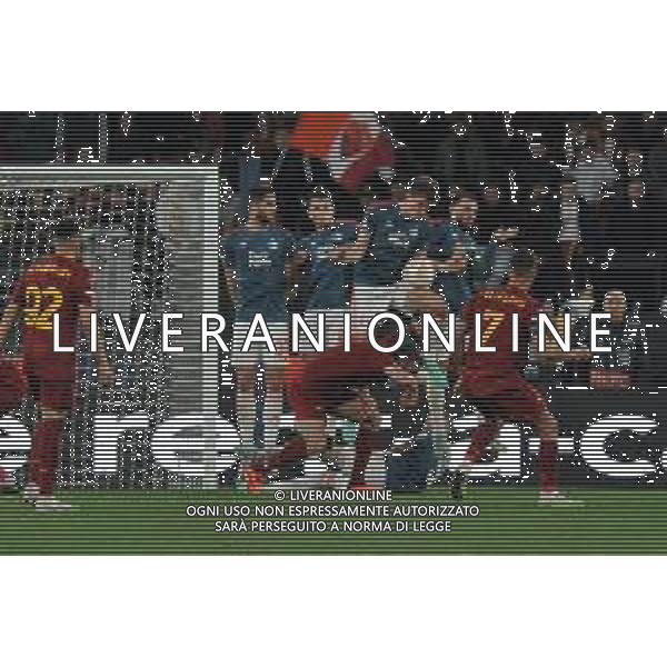 Roma vs Feyenoord Europa League - Quarti di finale - Stadio Olimpico - Roma 20-04-2023 nella foto Punizione di Pellegrini ©Federico Gaetano / AGENZIA ALDO LIVERANI SAS