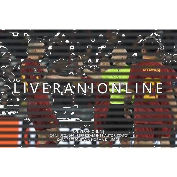 Roma vs Feyenoord Europa League - Quarti di finale - Stadio Olimpico - Roma 20-04-2023 nella foto Mancini protesta con arbitro Taylor ©Federico Gaetano / AGENZIA ALDO LIVERANI SAS