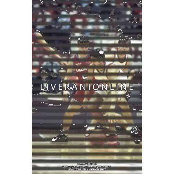 RETROSPETTIVA HUGO SCONOCHINI BASKET NELLA FOTO HUGO SCONOCHINI CON LA MAGLIA DELLA STEFANEL MILANO AG ALDO LIVERANI SAS