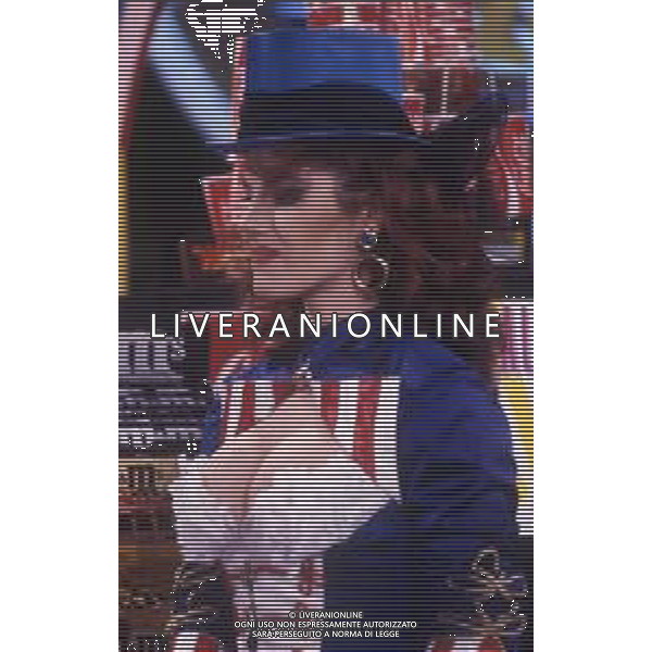 RETROSPETTIVA TINI CANSINO PSEUDONIMO DI PHOTINA LAPPA SHOWGIRL-ATTRICE E OPINIONISTA GRECA NELLA FOTO TINI CANSINO PSEUDONIMO DI PHOTINA LAPPA NELLA TRASMISSIONE TELEVISIVA“DRIVE IN“ AG ALDO LIVERANI SAS 