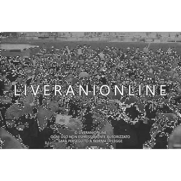 1983 VIAREGGIO STADIO DEI PINI-FINALE DEL TORNEO DI VIAREGGIO ROMA- INTER 2-0 NELLA FOTO ROMEO BENETTI ALLENATORE ROMA CALCIO VINCE IL TORNEO DI VIAREGGIO AG ALDO LIVERANI SAS