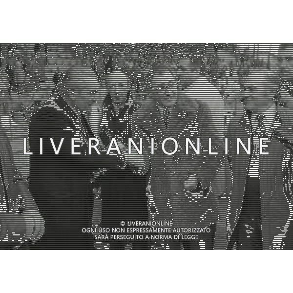 1983 VIAREGGIO STADIO DEI PINI-FINALE DEL TORNEO DI VIAREGGIO ROMA- INTER 2-0 NELLA FOTO DINO VIOLA PRESIDENTE ROMA CALCIO PREMIATO AG ALDO LIVERANI SAS