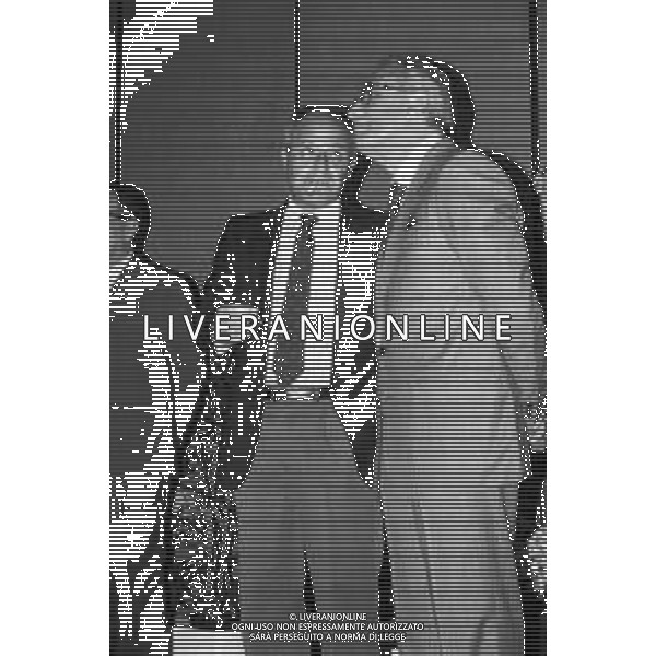 RETROSPETTIVA MARIO DI LAZZARO MINISTRO DEL TURISMO E DELLO SPETTACOLO NELLA FOTO A CANNES NEL MAGGIO 1987 CON IVO LUCIO GRIPPO (PRESIDENTE DELL\'ENTE AUTONOMO GESTIONE CINEMA) ©DFP / ARCHIVIO AGENZIA ALDO LIVERANI SAS
