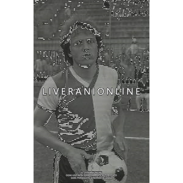 NEG-RETROSPETTIVA ARIE HAAN CALCIATORE NELLA FOTO ARIE HAAN CON LA MAGLIA DEL FEYENOORD AL MUNDIALITO A MILANO NELL\'ANNO 1980 AG ALDO LIVERANI SAS
